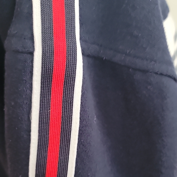 NFL Patriots Women's Navy and White Crew Neck Cropped Sweatshirt - Picture 5 of 10